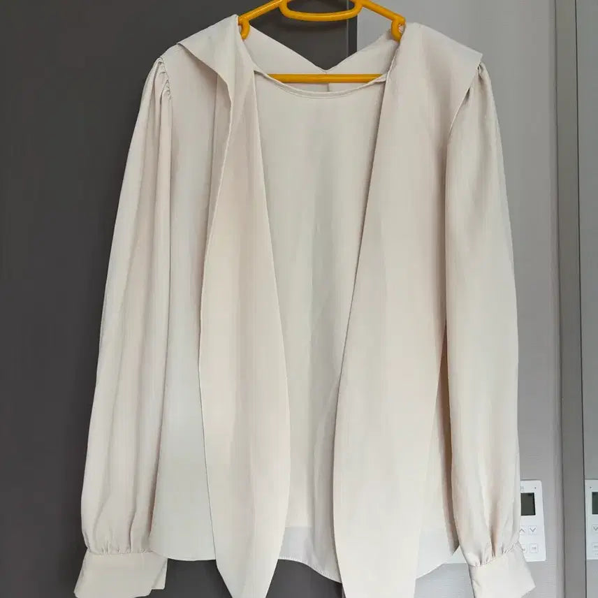 [BUNJANG] Cream Ribbon Blouse / 리본 크림색 블라우스