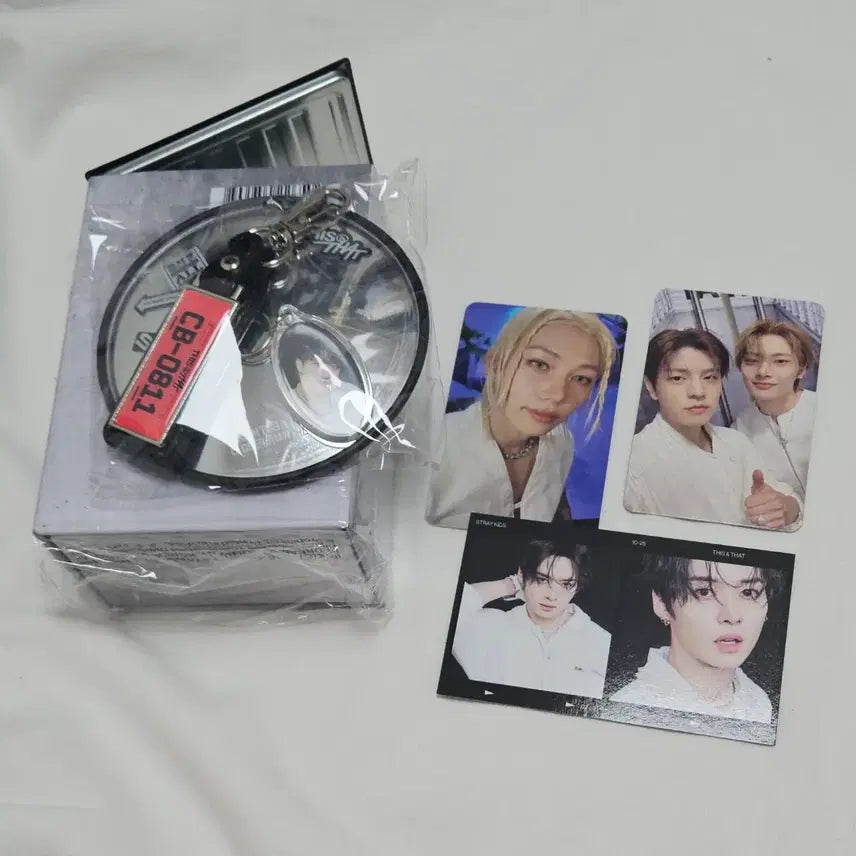 [BUNJANG] Stray Kids THIS & THAT Limited Edition Truck Version Album Changbin Lee Know Felix Seungmin I.N Vocal Racha Unit Two-Cut Photocard Mirror Keychain / 스트레이키즈 this&that 디스앤댓 한정반 트럭 버전 개봉 앨범 창빈 리노 필릭스 승민 아이엔 보컬라차 유닛 투컷 2컷 포카 거울 키링