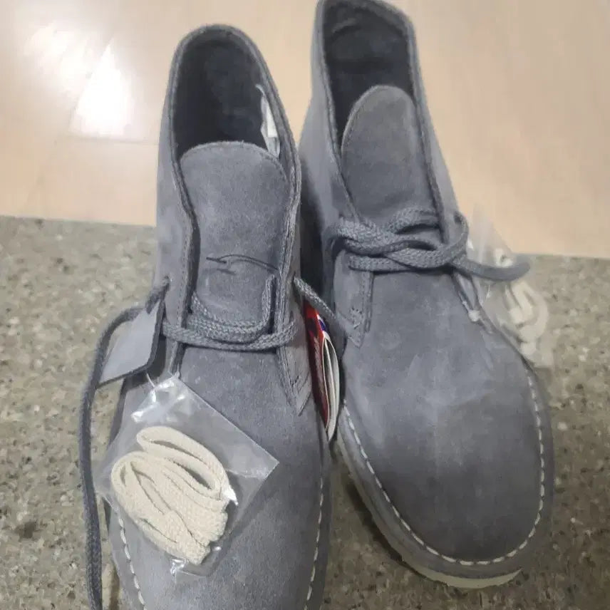 [BUNJANG] Clarks Desert Boots Grey Size 11 / 클락스 데저트 부츠 275사이즈