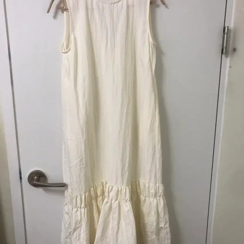 [BUNJANG] Ivory Long Dress with Scarf / 롱원피스