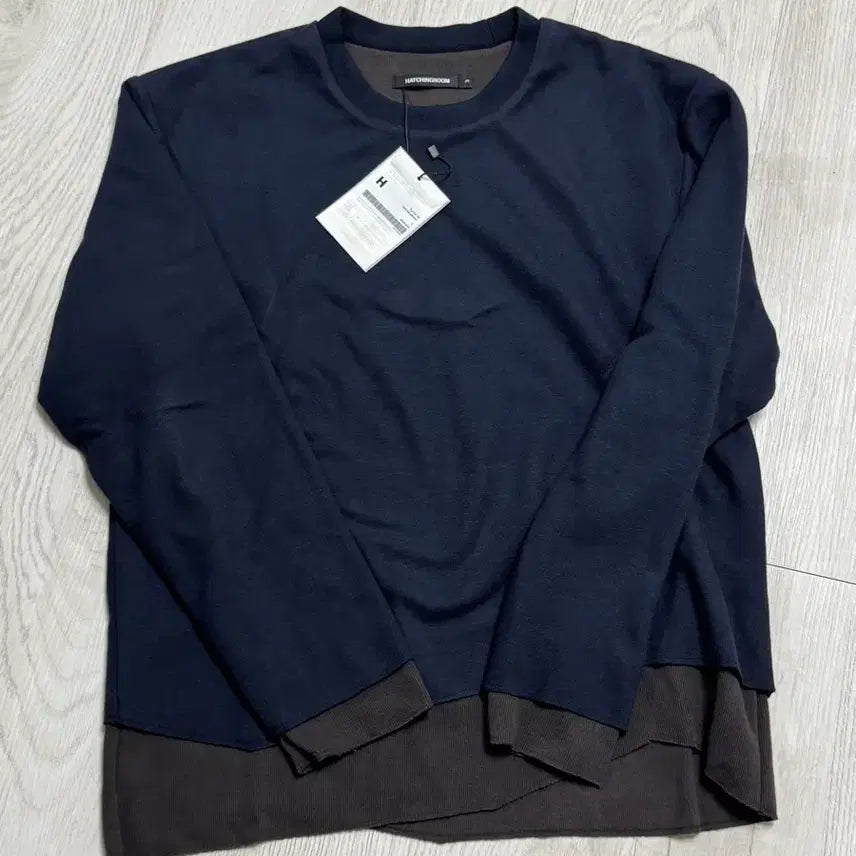 [BUNJANG] HAECHING ROOM Cut Out T-shirt Dark Davy/Brown M Size / 해칭룸 컷 아웃 티