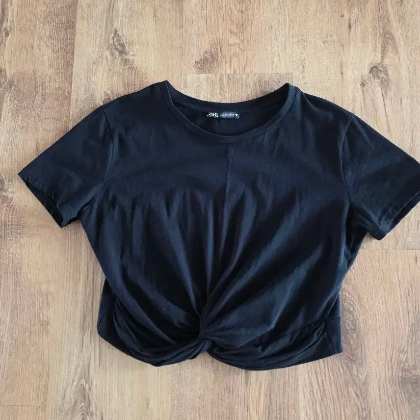 [BUNJANG] Zara Black Twist Crop T-shirt / 자라 블랙 트위스트 크롭 티셔츠