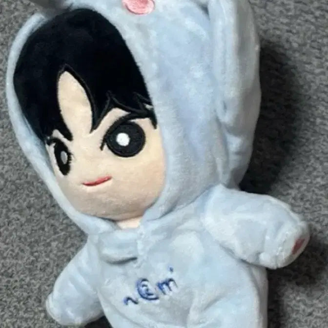 [BUNJANG] Hwang Minhyun Minhyunie Doll / 황민현 미녀니 인형