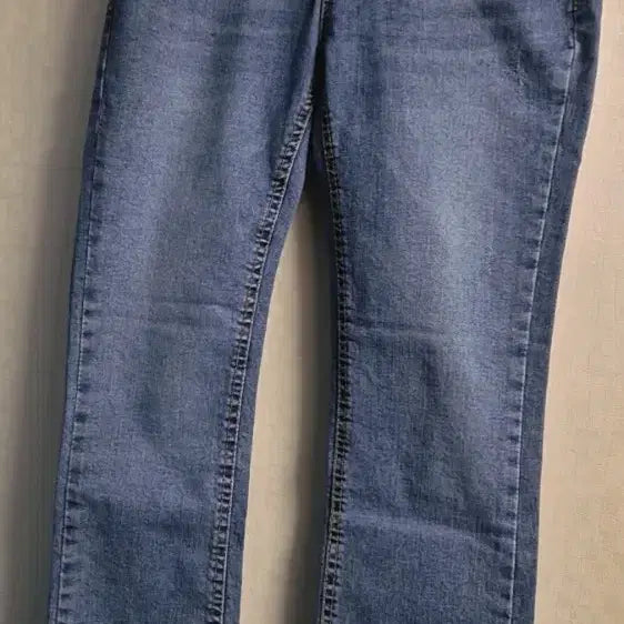[BUNJANG] FLY UP Two-Button Cut-Off Hem Jeans Size S / FLY UP 투버튼 청바지 S