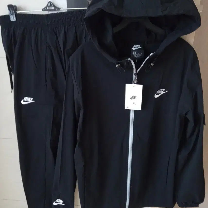 [BUNJANG] Nike Hooded Zip-Up Windbreaker Cargo Jogger Set - Black (Size M) / 나이키 후드집업 바람막이 세트 M 새상품