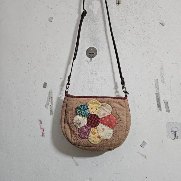 [BUNJANG] Quilted Flower Cross Bag / 퀼트 플라워 크로스