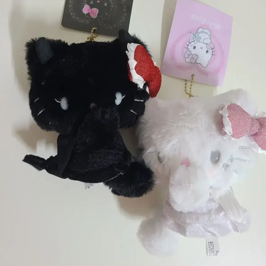 [BUNJANG] Hello Kitty Angel Devil Doll Keychain Set / 헬로키티 천사악마 엔젤데빌 천사키티 악마키티 인형키링 세트 뽑기상품 새상품