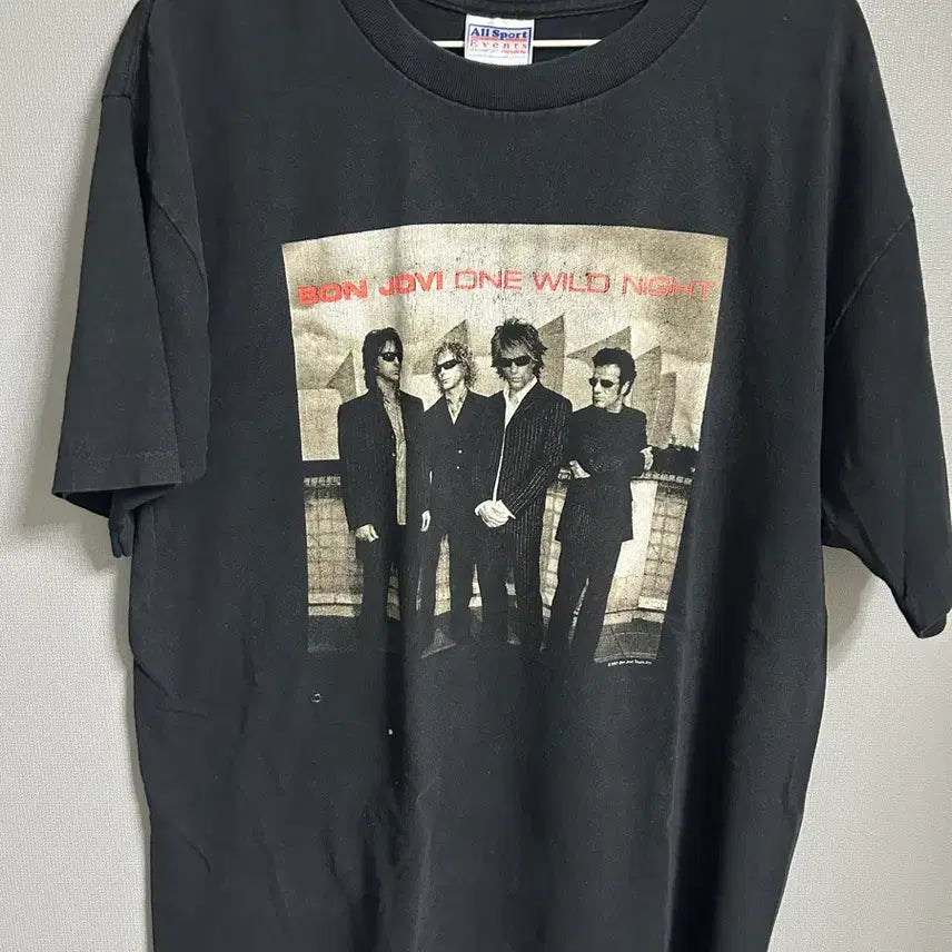 [BUNJANG] Bon Jovi 2001 One Wild Night Vintage Tour T-Shirt / 2001' Bon Jovi ONE WILD NIGHT 빈티지 투어 티셔츠