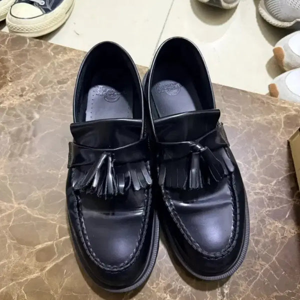 [BUNJANG] Dr. Martens Adrian Tassel Loafers Black / 닥터마틴 아드리안 테슬 로퍼 블랙 290