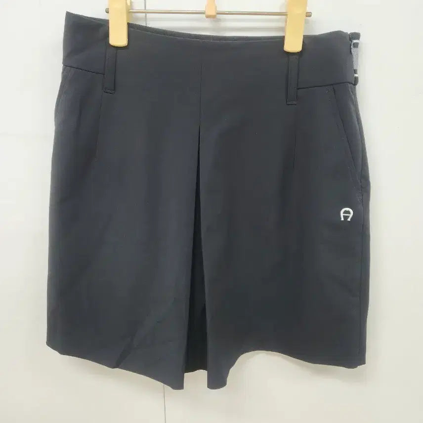 [BUNJANG] Aigner Women's Black Culotte Skirt (Size 66) / (정품) 아이그너 여성 블랙 큐롯스커트 (66)