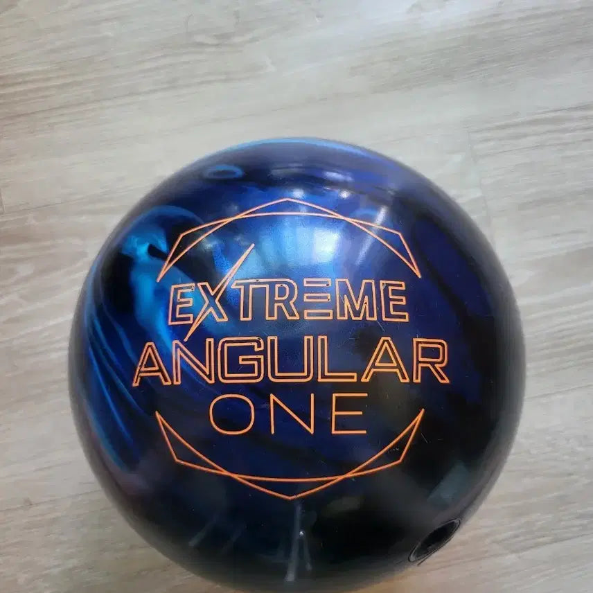[BUNJANG] Ebonite Extreme Angler One & Columbia 300 Supercuda Power Core 15lb Bowling Balls (Set of 2) / 익스트림 앵글러원 슈퍼쿠다 파워코어 15p 볼링공 두개 판매합니다