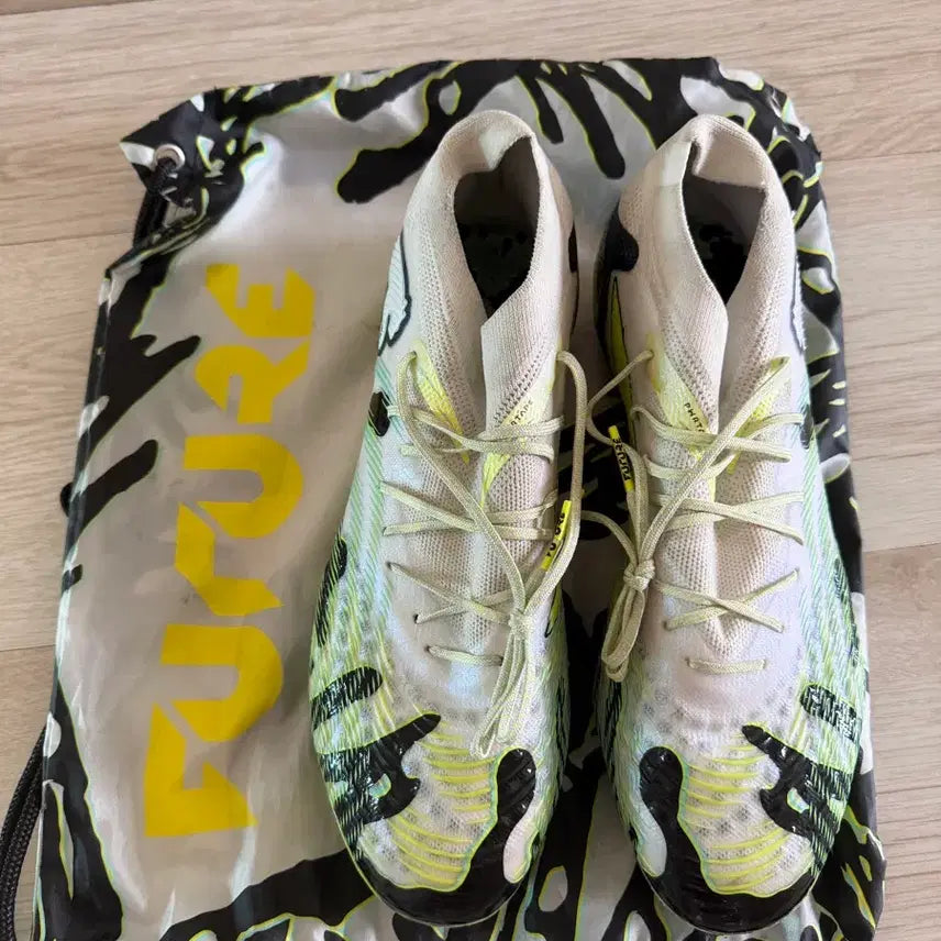 [BUNJANG] Puma Future 9 Ultimate Creativity MG Stud Soccer Cleats (275mm) / 푸마 퓨처9 얼티메이트 크리에이티비티 MG 스터드 팔아요.