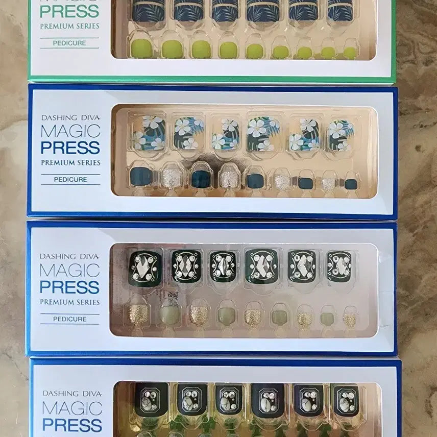 [BUNJANG] Dashing Diva Magic Press Pedicure 4-Set / 대싱디바 매직프레스 페디큐어 4종 세트