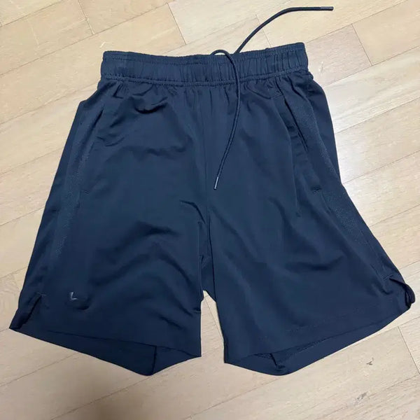 [BUNJANG] Under Armour UA Tech Vent Shorts - Black, Small / 언더아머 UA Tech 벤트 쇼츠