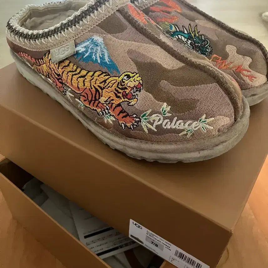 [BUNJANG] UGG x Palace Tasman Chestnut Camo Slippers US7 (US8W) / 어그 x 팔라스 타스만 체스트넛카모 US7(US8w)