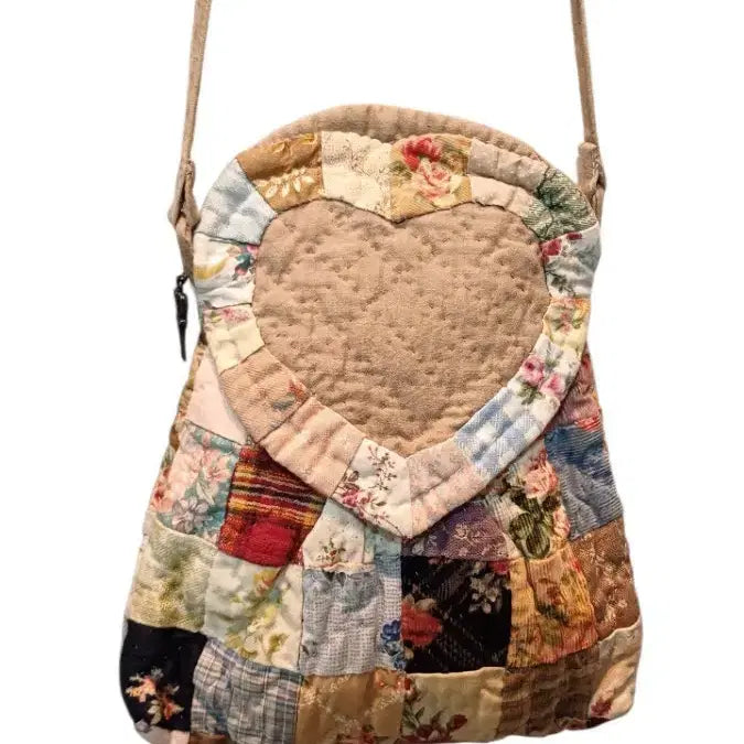 [BUNJANG] Japanese Vintage Handmade Heart Patchwork Quilted Crossbody Bag / 일본빈티지 핸드메이드 퀼팅 하트 패치워크 크로스백
