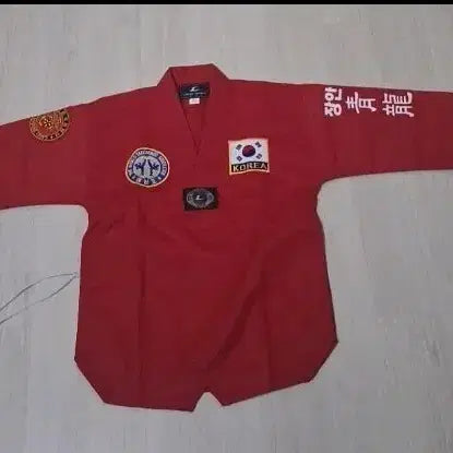[BUNJANG] Lecaf Jang'an Cheongryong Taekwondo Dobok Red 130 / 르카프 장안청룡태권도 도복 빨강색 상하의 130사이즈