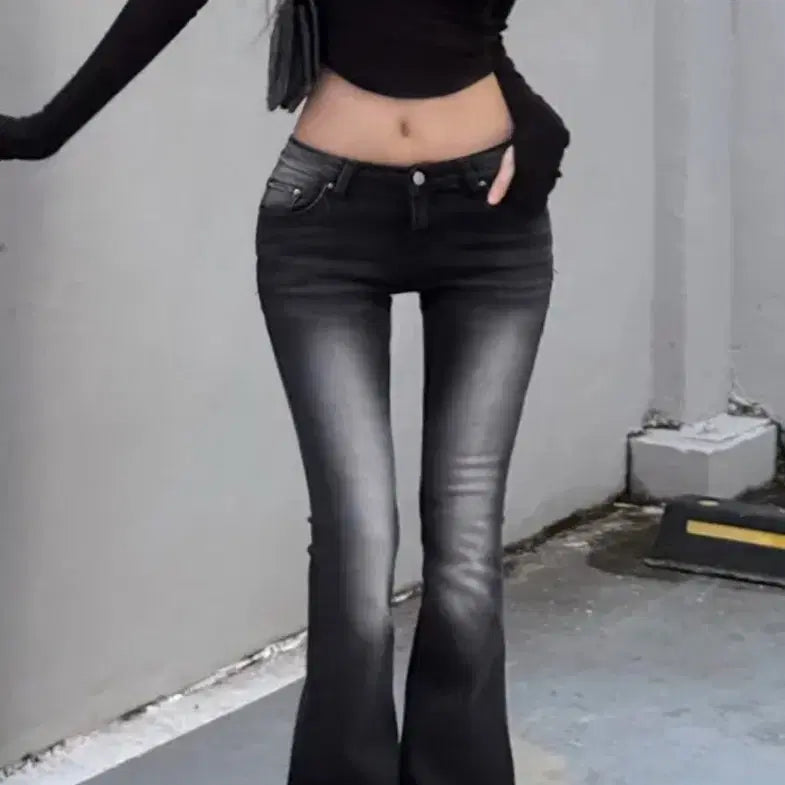 [BUNJANG] Lookcatme Deep-up Pelvic Pad Bootcut Jeans (Black Washed) / 룩캣미 딥업 골반패드 반하이 로우라이즈 부츠컷 데님 흑청