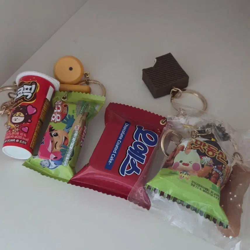 [BUNJANG] Choco Pie, Home Run Ball, Oyes, Matdongsan Snack Keychains Set / 새상품) 초코픽, 홈런볼, 오예스, 맛동산 키링