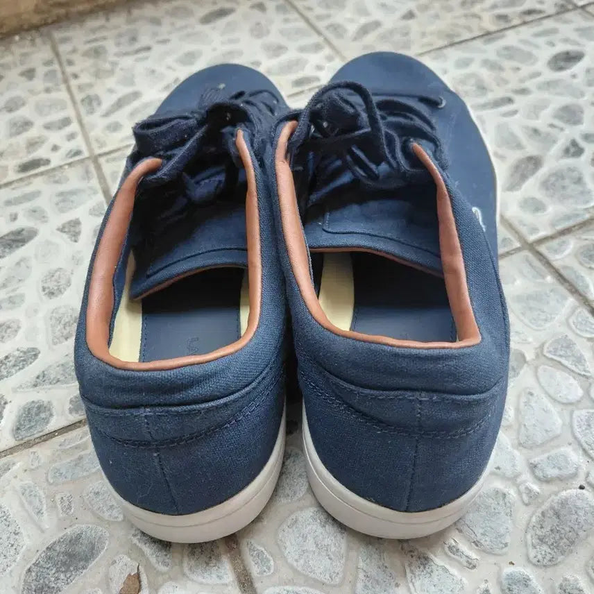 [BUNJANG] Lacoste Navy Sneakers / 라코스테 네이비 스니커즈 275