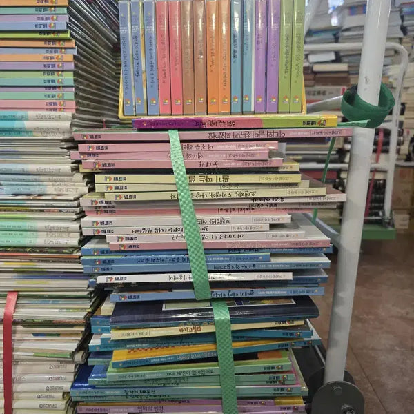 [BUNJANG] Froebel Theme Fairy Tales Complete Set (51 Books, 15 CDs) / 프뢰벨 테마동화1차 프뢰벨 전51권,CD15장 세트 어린이책 중고책
