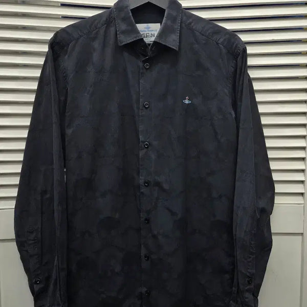 [BUNJANG] Vivienne Westwood Skull Pattern Shirt / 비비안웨스트우드 블랙 스컬 패턴 셔츠