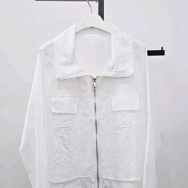 [BUNJANG] Windbreaker Jacket / 새제품 바람막이 점퍼