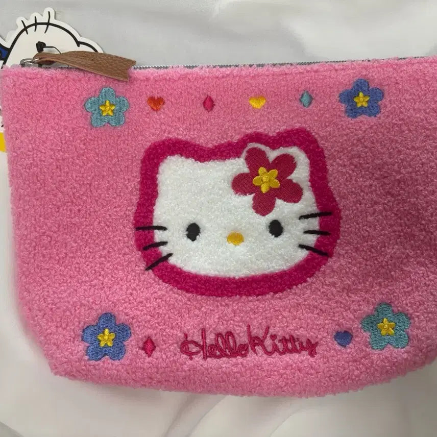 [BUNJANG] Sanrio Hello Kitty 50th Anniversary Sagara Embroidery Pouch / 산리오 키티 50주년 사가라 자수 파우치 헬로키티 카오하나 파우치