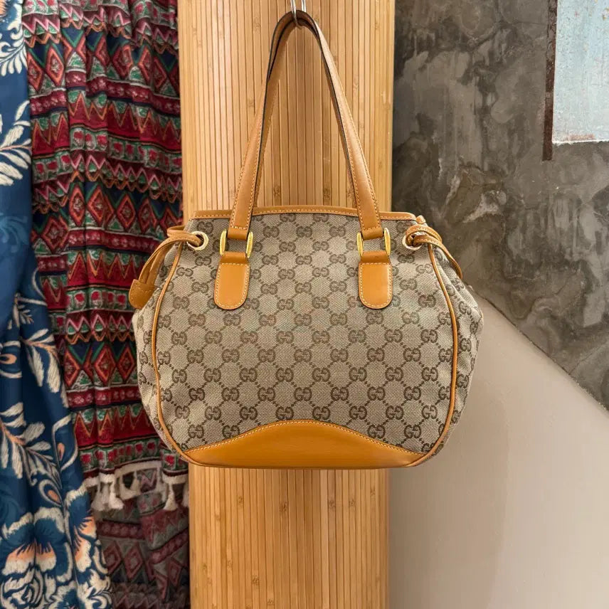 [BUNJANG] Gucci Beige GG Jacquard Canvas Two-Way Tote Bag / 구찌 베이지 gg 자카드 캔버스 투웨이 토트백