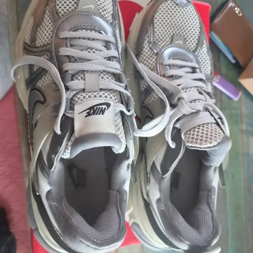 [BUNJANG] Nike V2K Run Silver Metallic Women's Sneakers (240mm) / 나이키 V2K 런 실버 메탈릭 240