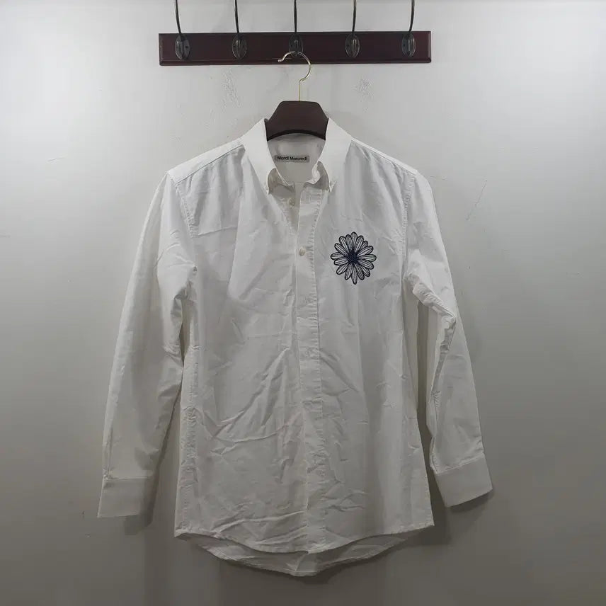 [BUNJANG] Mardi Mercredi Women's White Embroidered Logo Shirt / F 마르디 메크르디 여성 화이트 자수 로고 셔츠