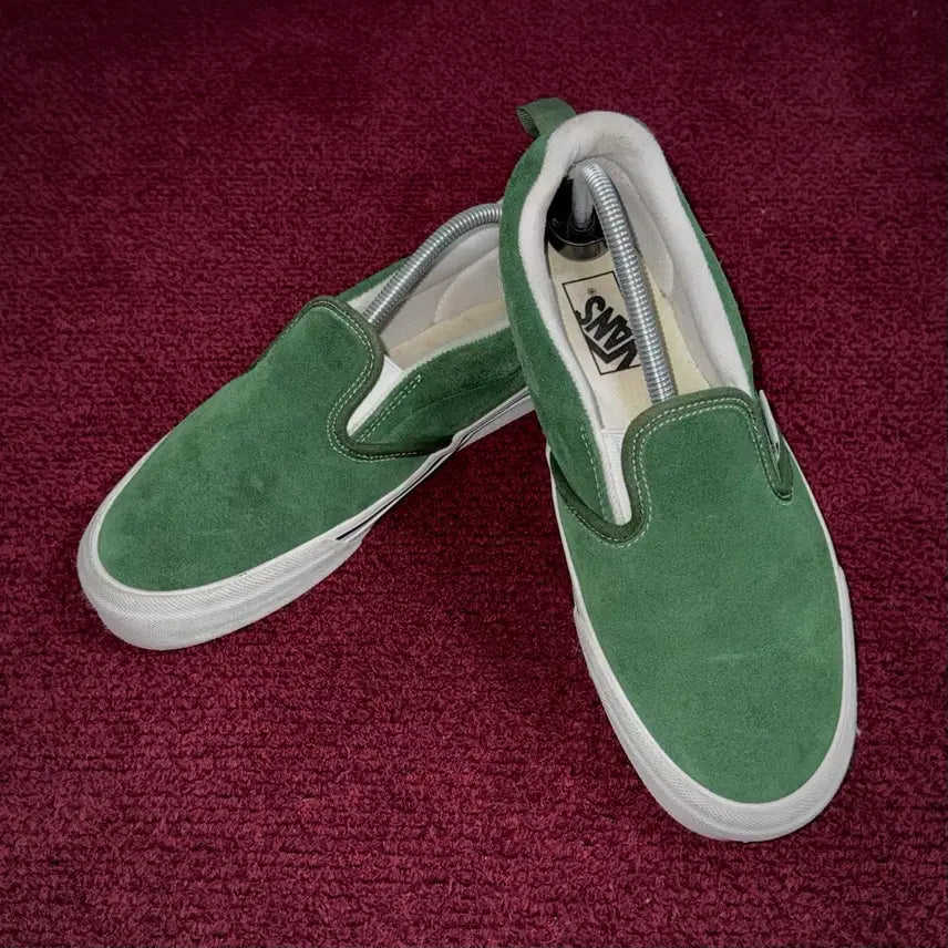 [BUNJANG] Vans New Slip-On Suede Green True White Sneakers / 265) 반스 뉴 슬립온 스웨이드 그린 트루 화이트