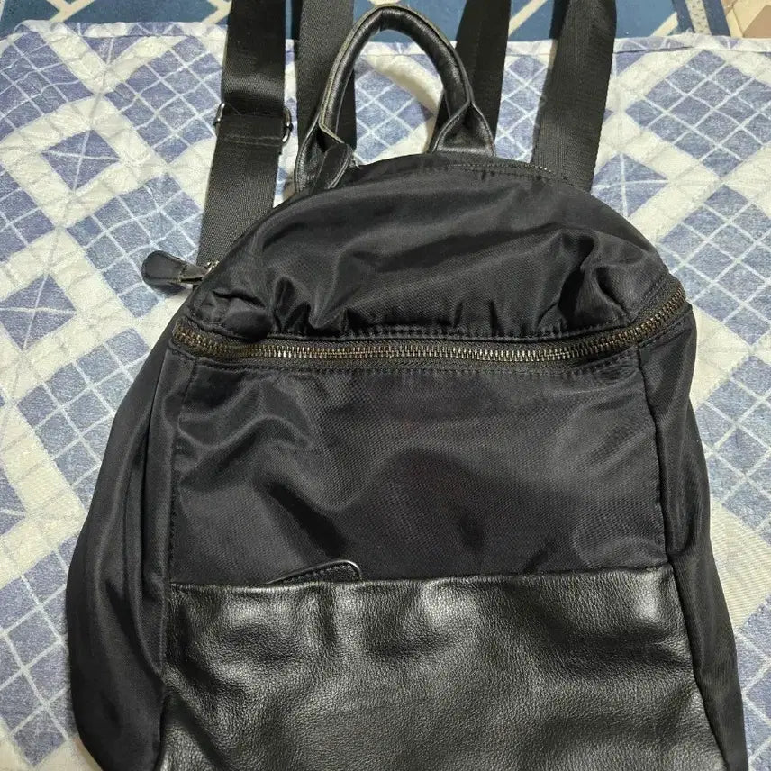 [BUNJANG] Black Nylon Leather Combination Backpack / 블랙 나일론 가죽 배색 백팩