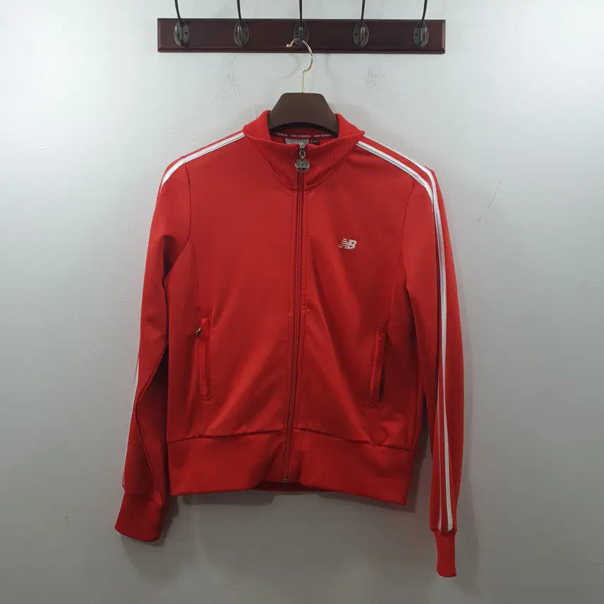 [BUNJANG] New Balance Women's Red Daily Logo Jersey Jacket (Size 90) / 90 뉴발란스 여성 레드 데일리 로고 져지 자켓