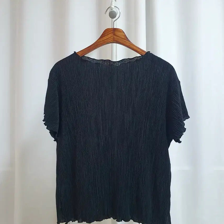[BUNJANG] Black Pleated Frill Short Sleeve T-Shirt / 블랙 플리츠 프릴 반팔티