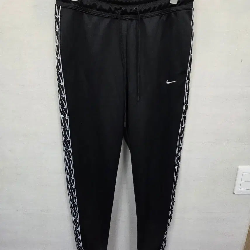 [BUNJANG] Nike International Edition Side Logo Track Jersey Jogger Pants M / 나이키 해외판 사이드로고 트랙져지 조거 팬츠 M