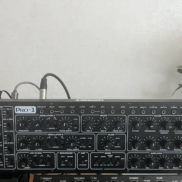 [BUNJANG] Behringer Pro-1 Synthesizer / 베링거 프로원 신디사이저