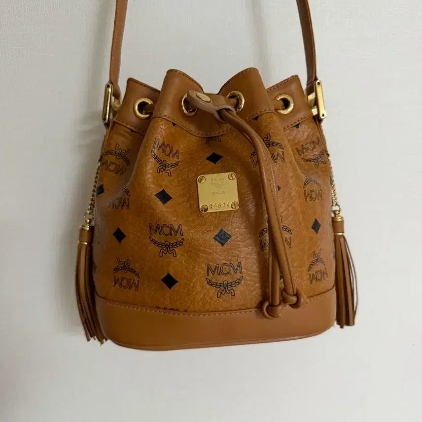 [BUNJANG] MCM Visetos Tassel Bucket Bag / MCM 비세토스 태슬 복조리백
