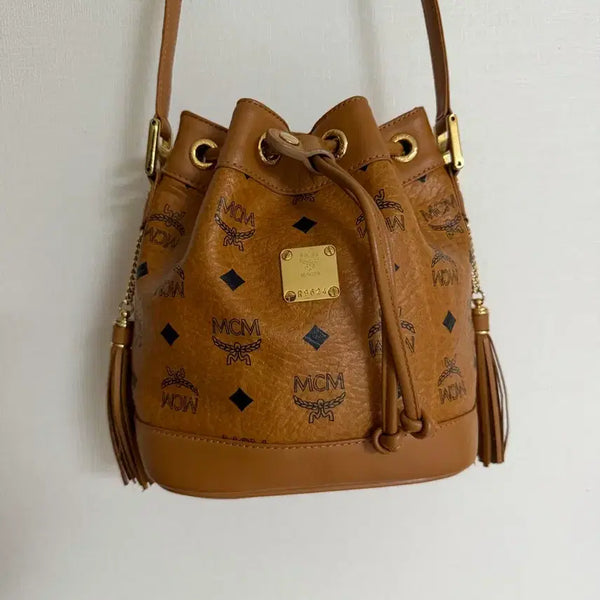 [BUNJANG] MCM Visetos Tassel Bucket Bag / MCM 비세토스 태슬 복조리백