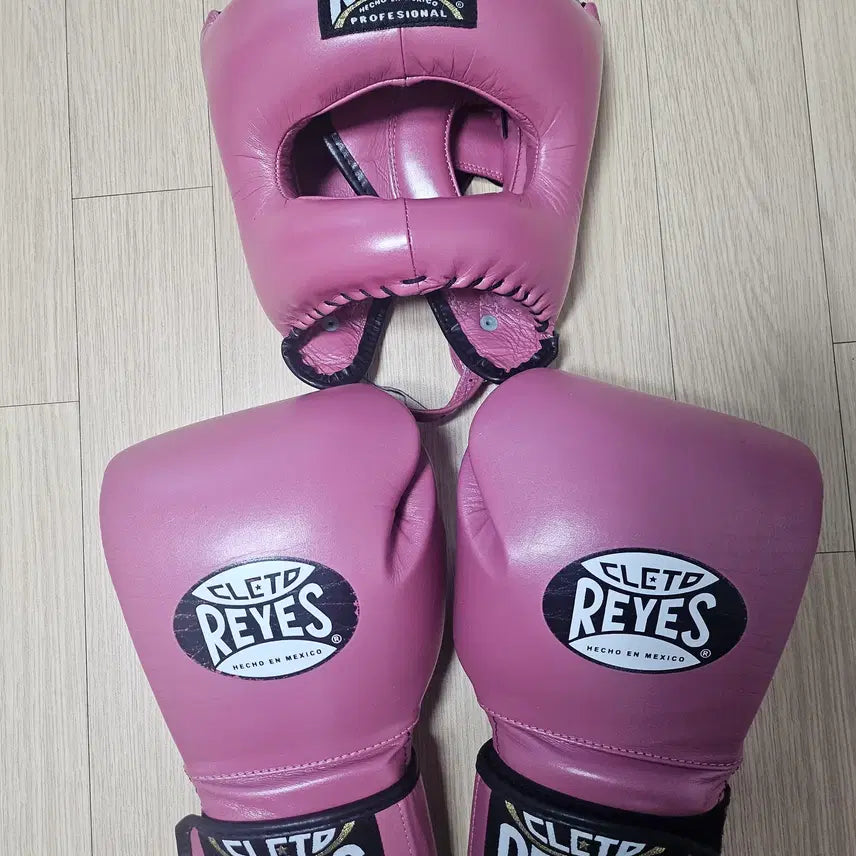 [BUNJANG] Reyes Sparring Pink Set (Head Gear, 16oz Gloves) / 레예스 스파링 핑크 세트(코보호 헤드기어, 16온스 글러브)