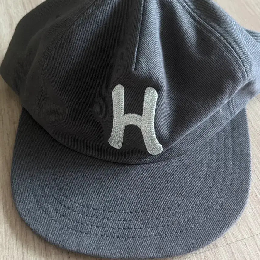 [BUNJANG] Hello Sunrise H Logo Chain Cap Khaki Gray / 헬로선라이즈 H Logo Chain cap Khaki Gray