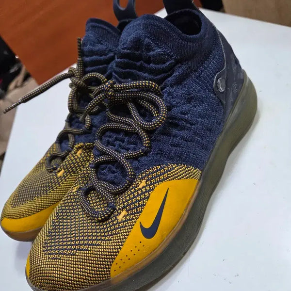 [BUNJANG] Nike Basketball Shoes Navy/Yellow Size 260 / 나이키 운동화 260