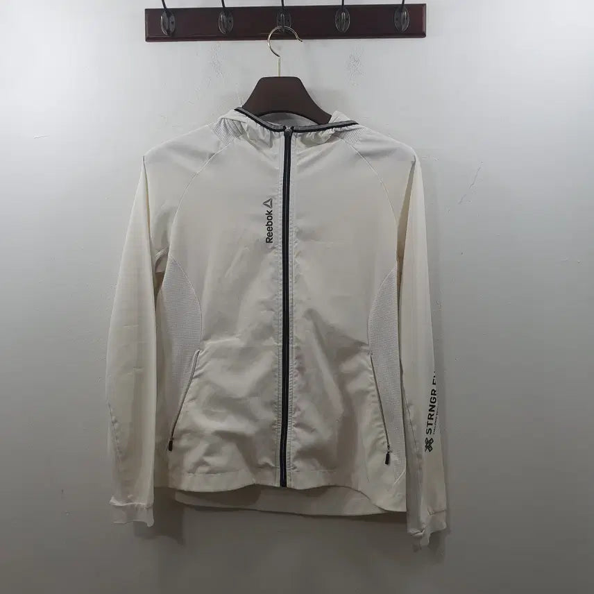 [BUNJANG] Reebok Women's White Mesh Panel Functional Zip-Up Jacket (Size 100) / 100 리복 여성 화이트 매쉬 절개 포인트 기능성 집업 자켓