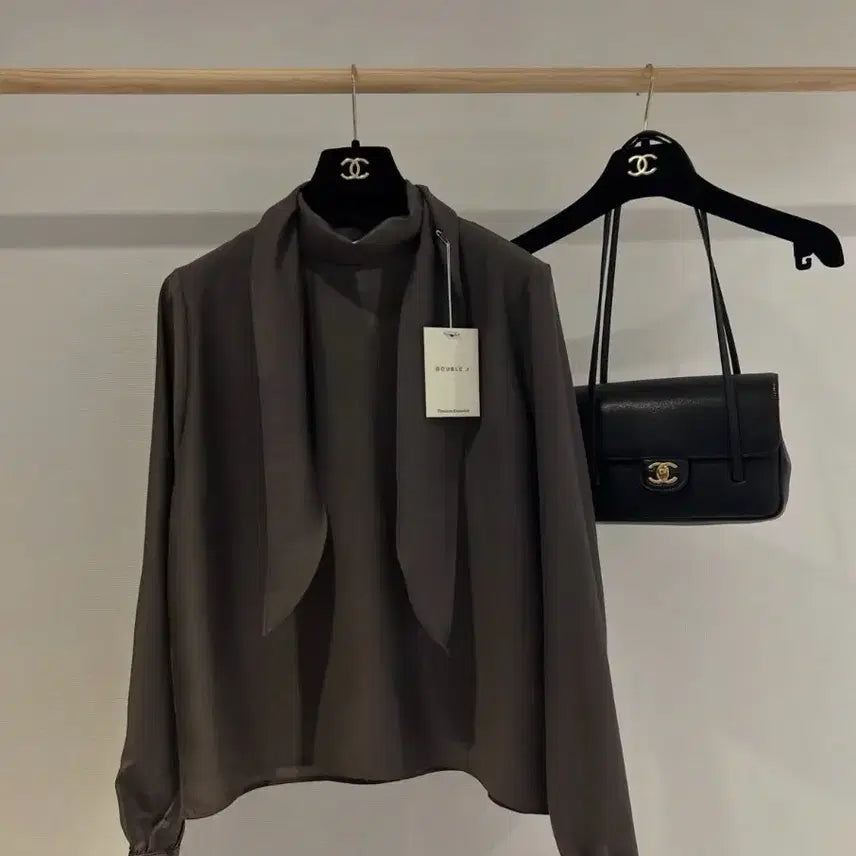 [BUNJANG] Tie Neck Blouse Long Sleeve / 타이 블라우스 긴팔 새상품