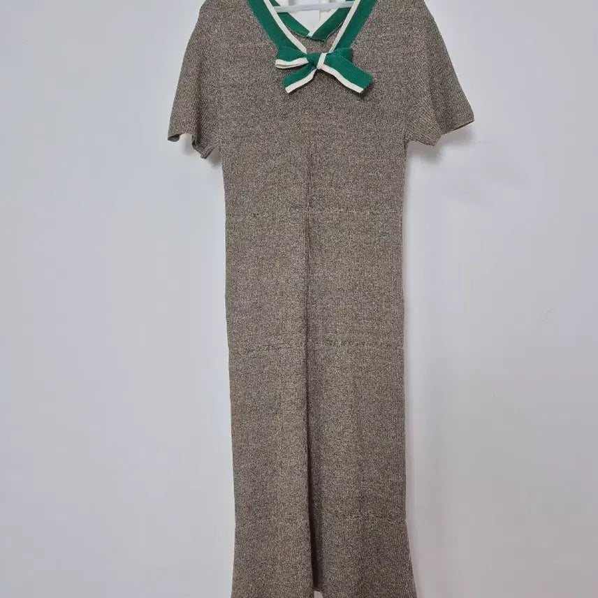 [BUNJANG] G.CUT Ribbon Collar Knit Dress / 지컷 리본 카라 니트 원피스