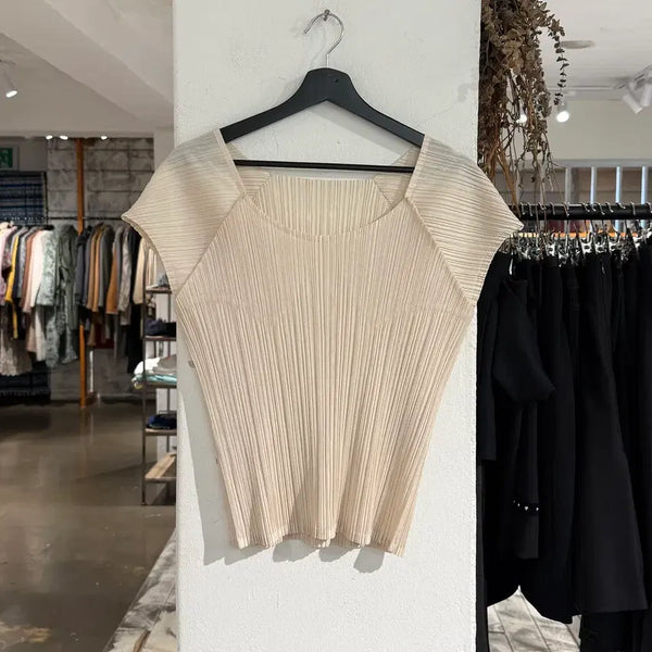 [BUNJANG] Pleats Please Beige Raglan Half T-shirt / 플리츠 플리즈 베이지 래글런 하프티