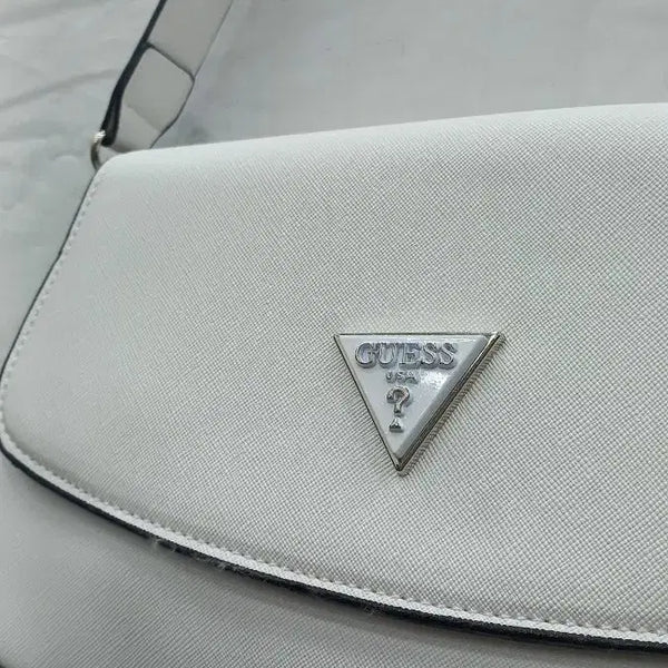 [BUNJANG] Guess Women's Shoulder Bag White / 게스 여성 숄더백 화이트 28*15*5