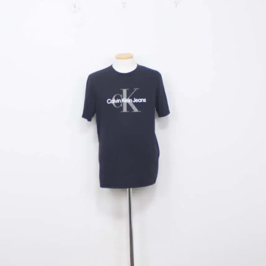 [BUNJANG] Calvin Klein Men's Round Neck Short Sleeve T-Shirt Size S / [정품] CK 캘빈클라인 남성라운드티 반팔 신상 S사이즈 정인샵