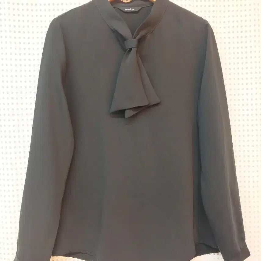 [BUNJANG] Vivienne Lee Black Tie Blouse (M) / 비비안 Lee 타이블라우스 블랙 M정도