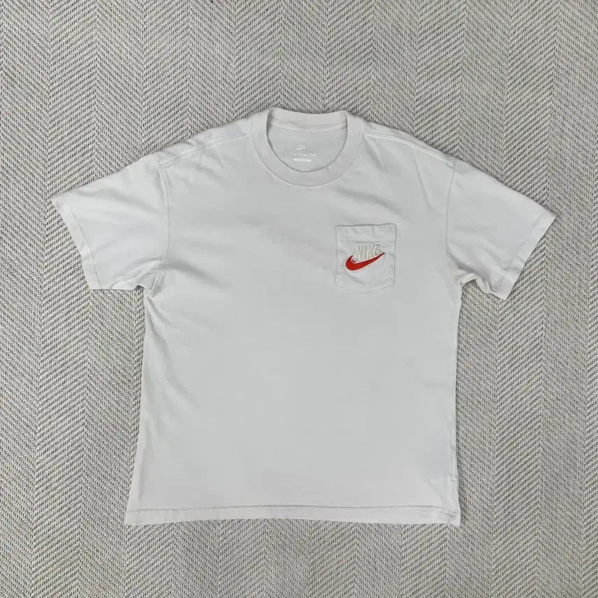 [BUNJANG] Nike Pocket T-Shirt White Size 100 / 나이키 포켓 반팔티 화이트 100